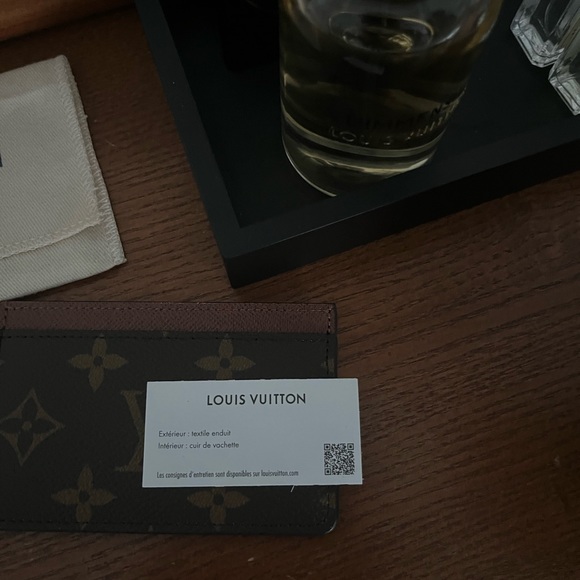 LOUIS VUITTON CARD HOLDER - Picture 4 of 5